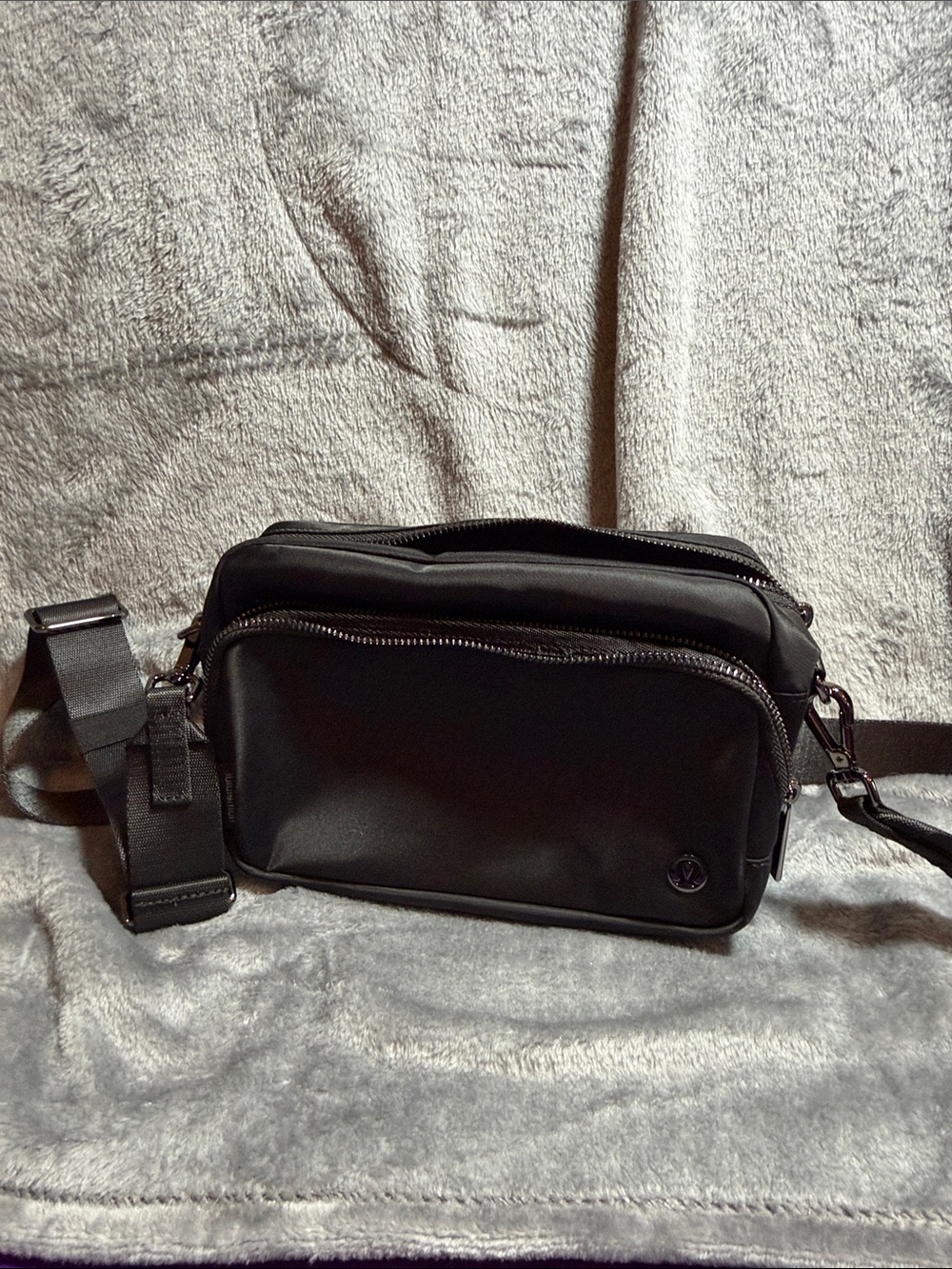 lululemon Everywhere crossbody 3L large - never used